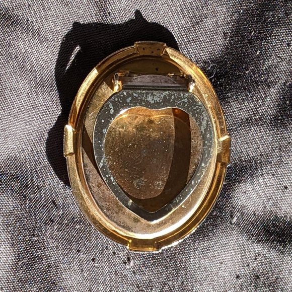 Vintage Cameo Dress Scarf Clip White Lucite Flower Gold Tone Costume Jewelry - Picture 2 of 5